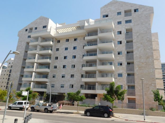 בורדור בז' במידות חפשיות